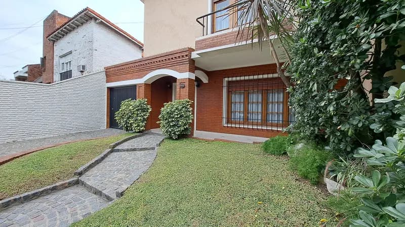 Casa en venta · Castelar, Morón, GBA Oeste, Provincia de Buenos Aires Casa en venta · Castelar, Morón, GBA Oeste, Provincia de Buenos Aires