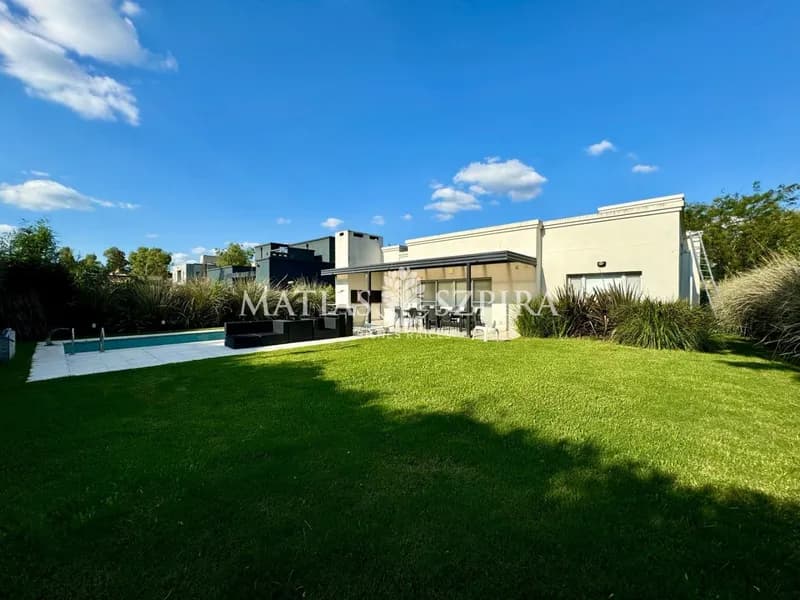 Casa en venta · La Cesarina, General Rodriguez, GBA Oeste, Provincia de Buenos Aires Casa en venta · La Cesarina, General Rodriguez, GBA Oeste, Provincia de Buenos Aires