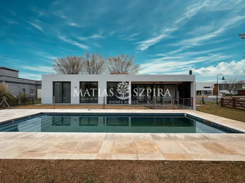 Casa en venta · General Rodriguez, GBA Oeste, Provincia de Buenos Aires Casa en venta · General Rodriguez, GBA Oeste, Provincia de Buenos Aires