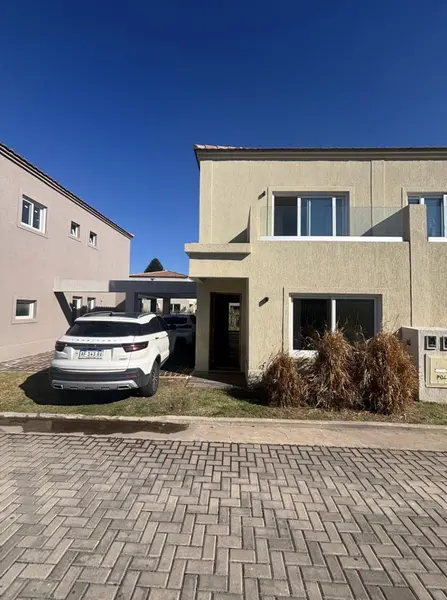 Casa en venta · Saravi Village, Pilar, GBA Norte, Provincia de Buenos Aires Casa en venta · Saravi Village, Pilar, GBA Norte, Provincia de Buenos Aires