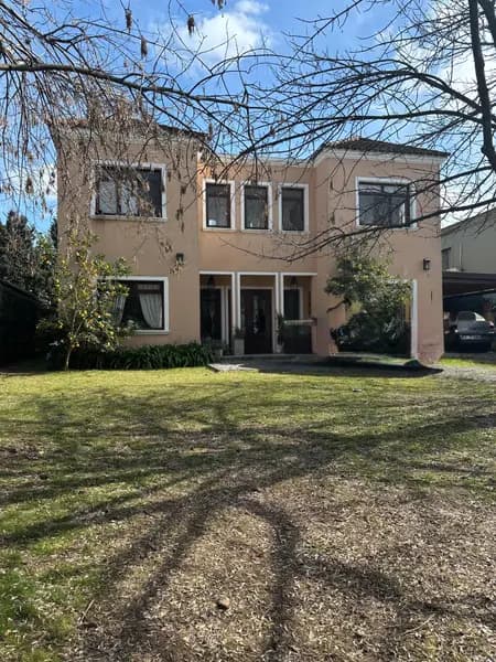 Casa en venta · Santa María de los Olivos, Malvinas Argentinas, GBA Norte, Provincia de Buenos Aires Casa en venta · Santa María de los Olivos, Malvinas Argentinas, GBA Norte, Provincia de Buenos Aires