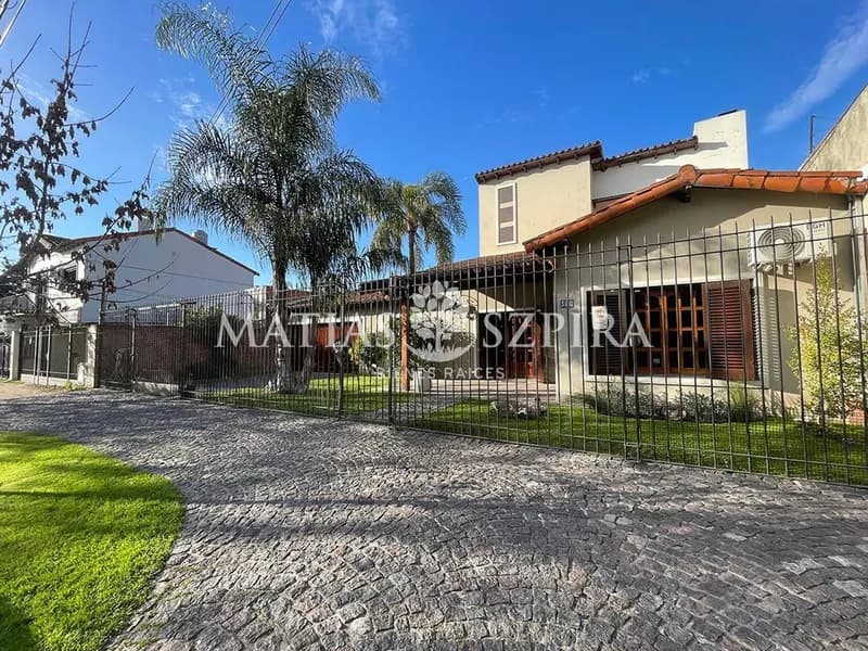 Casa en venta · Ituzaingó Norte, Ituzaingó, GBA Oeste, Provincia de Buenos Aires Casa en venta · Ituzaingó Norte, Ituzaingó, GBA Oeste, Provincia de Buenos Aires