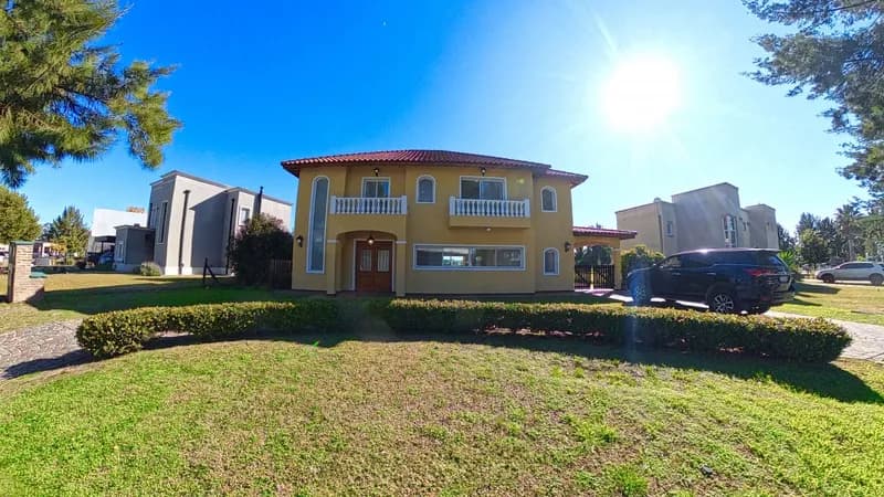 Casa en venta · El Principado, San Vicente, GBA Sur, Provincia de Buenos Aires Casa en venta · El Principado, San Vicente, GBA Sur, Provincia de Buenos Aires