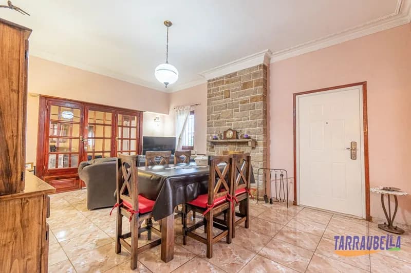 Casa en venta · Villa Sarmiento, Morón, GBA Oeste, Provincia de Buenos Aires Casa en venta · Villa Sarmiento, Morón, GBA Oeste, Provincia de Buenos Aires