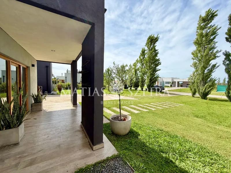 Casa en venta · Comarcas de Luján San Roque, Luján, GBA Oeste, Provincia de Buenos Aires Casa en venta · Comarcas de Luján San Roque, Luján, GBA Oeste, Provincia de Buenos Aires