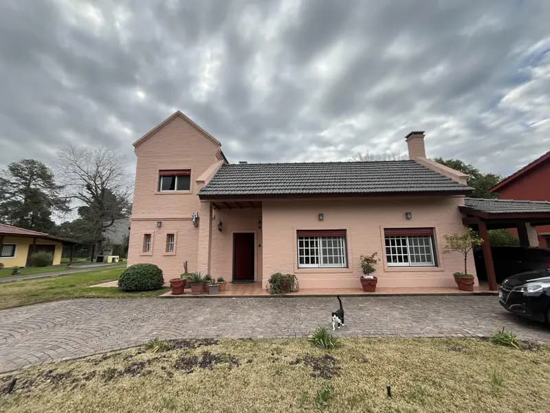 Casa en venta · El Jaguel Country Club, Pilar, GBA Norte, Provincia de Buenos Aires Casa en venta · El Jaguel Country Club, Pilar, GBA Norte, Provincia de Buenos Aires