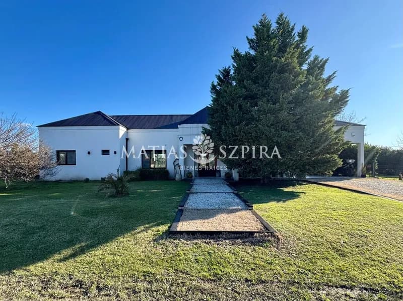 Casa en venta · Comarcas de Luján San Roque, Luján, GBA Oeste, Provincia de Buenos Aires Casa en venta · Comarcas de Luján San Roque, Luján, GBA Oeste, Provincia de Buenos Aires