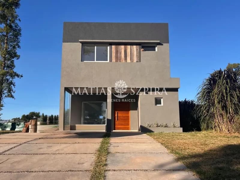 Casa en venta · Alvarez del Bosque, Moreno, GBA Oeste, Provincia de Buenos Aires Casa en venta · Alvarez del Bosque, Moreno, GBA Oeste, Provincia de Buenos Aires