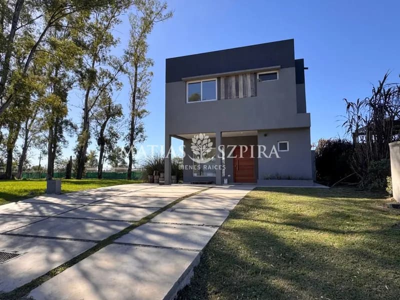 Casa en venta · Alvarez del Bosque, Moreno, GBA Oeste, Provincia de Buenos Aires Casa en venta · Alvarez del Bosque, Moreno, GBA Oeste, Provincia de Buenos Aires