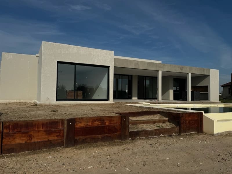 Casa en venta · El Naudir, Escobar, GBA Norte, Provincia de Buenos Aires Casa en venta · El Naudir, Escobar, GBA Norte, Provincia de Buenos Aires