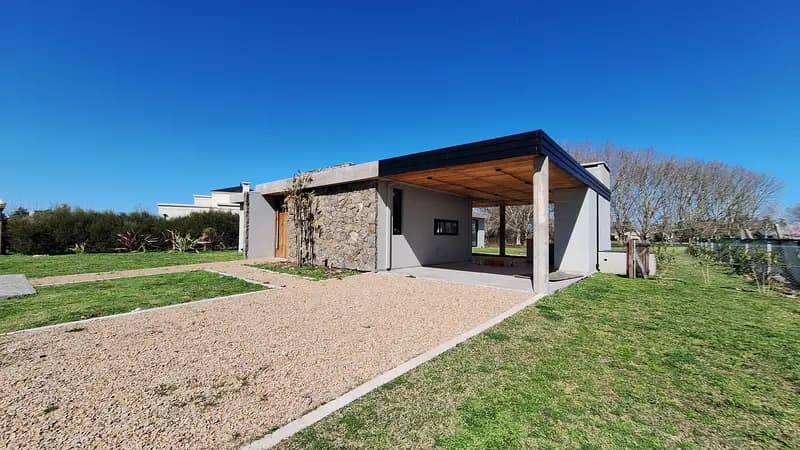 Casa en venta · Haras San Pablo, General Rodriguez, GBA Oeste, Provincia de Buenos Aires Casa en venta · Haras San Pablo, General Rodriguez, GBA Oeste, Provincia de Buenos Aires