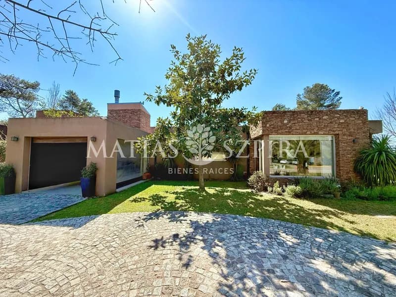 Casa en venta · Casco de Álvarez, La Reja, Moreno, GBA Oeste, Provincia de Buenos Aires Casa en venta · Casco de Álvarez, La Reja, Moreno, GBA Oeste, Provincia de Buenos Aires