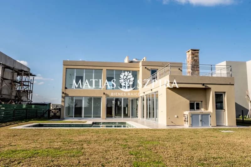Casa en venta · Terralagos, Ezeiza, GBA Sur, Provincia de Buenos Aires Casa en venta · Terralagos, Ezeiza, GBA Sur, Provincia de Buenos Aires