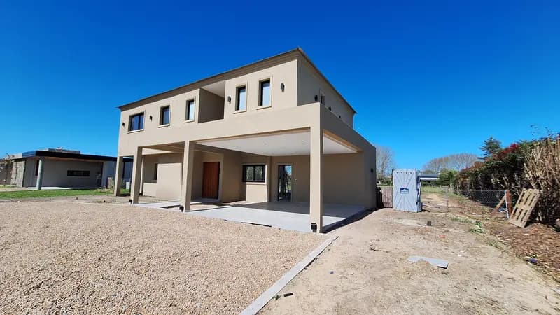 Casa en venta · Haras San Pablo, General Rodriguez, GBA Oeste, Provincia de Buenos Aires Casa en venta · Haras San Pablo, General Rodriguez, GBA Oeste, Provincia de Buenos Aires