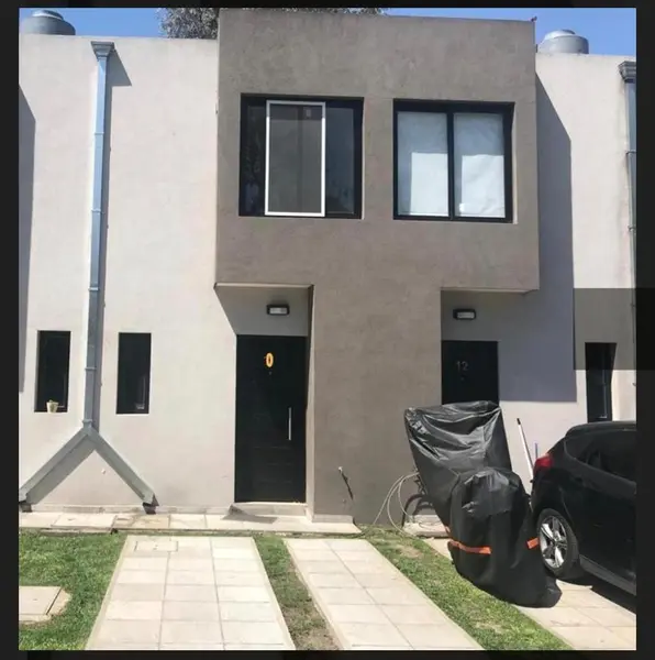 Casa en venta · Villa Gobernador Udaondo, Ituzaingó, GBA Oeste, Provincia de Buenos Aires Casa en venta · Villa Gobernador Udaondo, Ituzaingó, GBA Oeste, Provincia de Buenos Aires