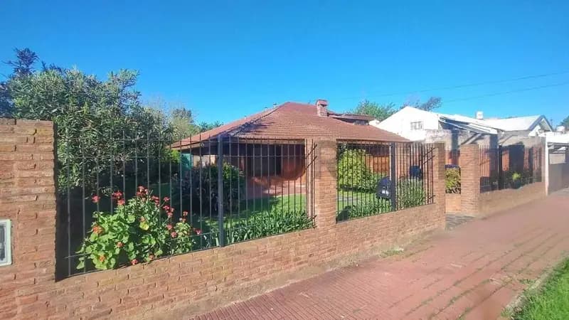 Casa en venta · Ituzaingó Norte, Ituzaingó, GBA Oeste, Provincia de Buenos Aires Casa en venta · Ituzaingó Norte, Ituzaingó, GBA Oeste, Provincia de Buenos Aires