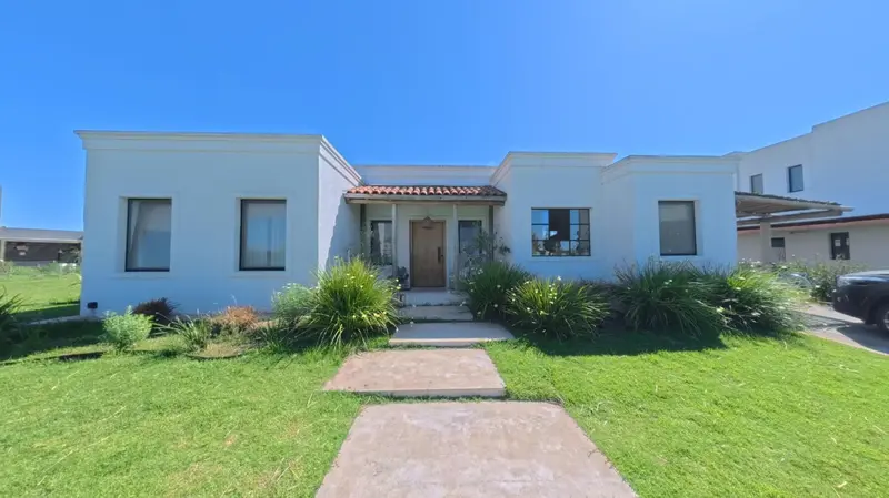 Casa en venta · Santa Isabel, Escobar, GBA Norte, Provincia de Buenos Aires Casa en venta · Santa Isabel, Escobar, GBA Norte, Provincia de Buenos Aires
