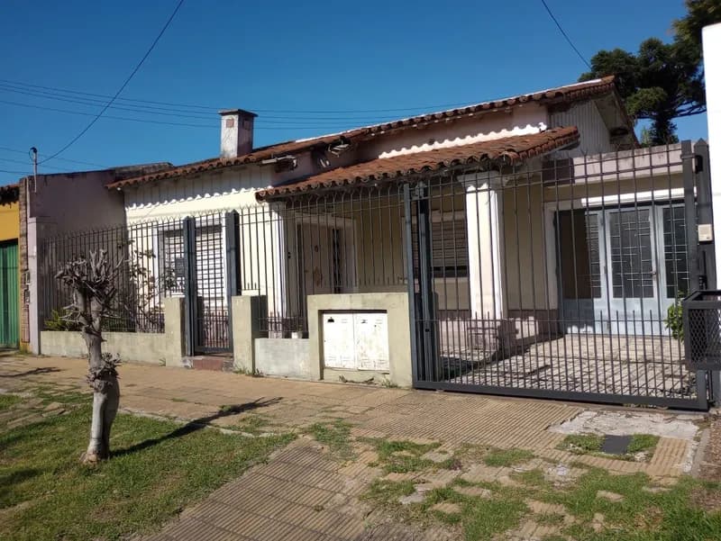 Casa en venta · El Palomar, Morón, GBA Oeste, Provincia de Buenos Aires Casa en venta · El Palomar, Morón, GBA Oeste, Provincia de Buenos Aires