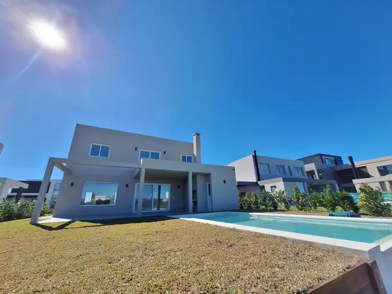 Casa en venta · Puertos del Lago, Escobar, GBA Norte, Provincia de Buenos Aires Casa en venta · Puertos del Lago, Escobar, GBA Norte, Provincia de Buenos Aires
