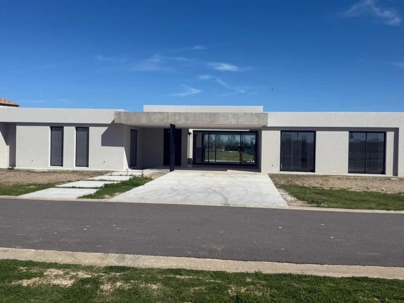 Casa en venta · El Naudir, Escobar, GBA Norte, Provincia de Buenos Aires Casa en venta · El Naudir, Escobar, GBA Norte, Provincia de Buenos Aires