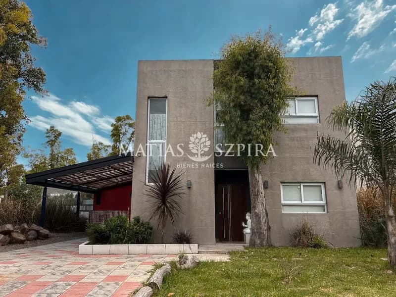 Casa en venta · Alvarez del Bosque, Moreno, GBA Oeste, Provincia de Buenos Aires Casa en venta · Alvarez del Bosque, Moreno, GBA Oeste, Provincia de Buenos Aires
