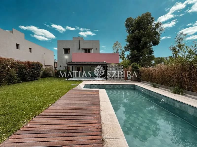 Casa en venta · Alvarez del Bosque, Moreno, GBA Oeste, Provincia de Buenos Aires Casa en venta · Alvarez del Bosque, Moreno, GBA Oeste, Provincia de Buenos Aires