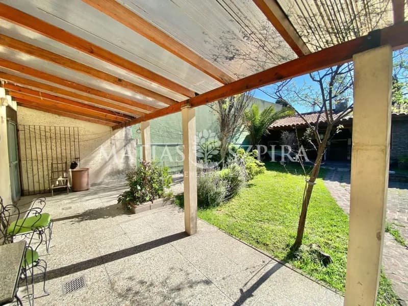 Casa en venta · Castelar, Morón, GBA Oeste, Provincia de Buenos Aires Casa en venta · Castelar, Morón, GBA Oeste, Provincia de Buenos Aires
