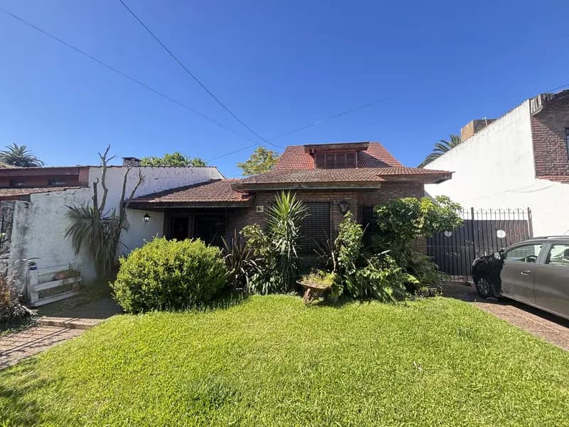 Casa en venta · Castelar, Morón, GBA Oeste, Provincia de Buenos Aires Casa en venta · Castelar, Morón, GBA Oeste, Provincia de Buenos Aires