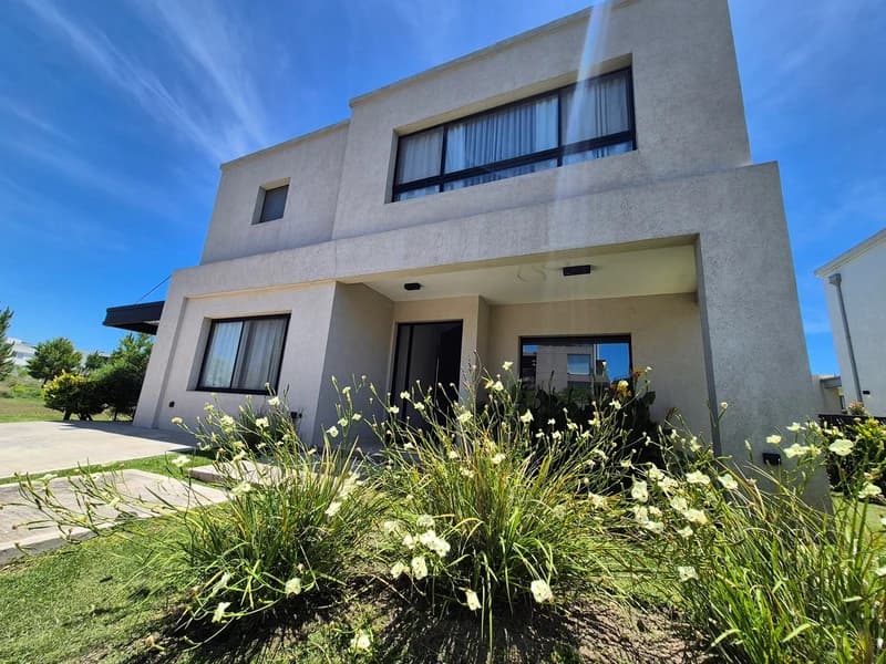 Casa en venta · Los Castaños, Nordelta, Tigre, GBA Norte, Provincia de Buenos Aires Casa en venta · Los Castaños, Nordelta, Tigre, GBA Norte, Provincia de Buenos Aires