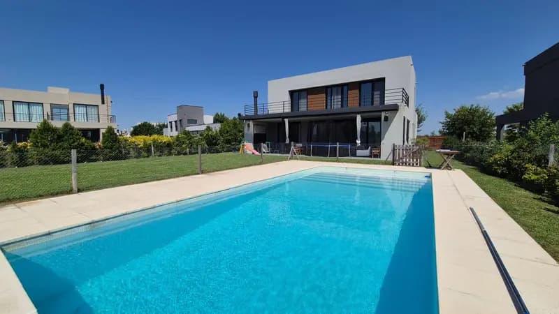Casa en venta · El Cantón, Escobar, GBA Norte, Provincia de Buenos Aires Casa en venta · El Cantón, Escobar, GBA Norte, Provincia de Buenos Aires