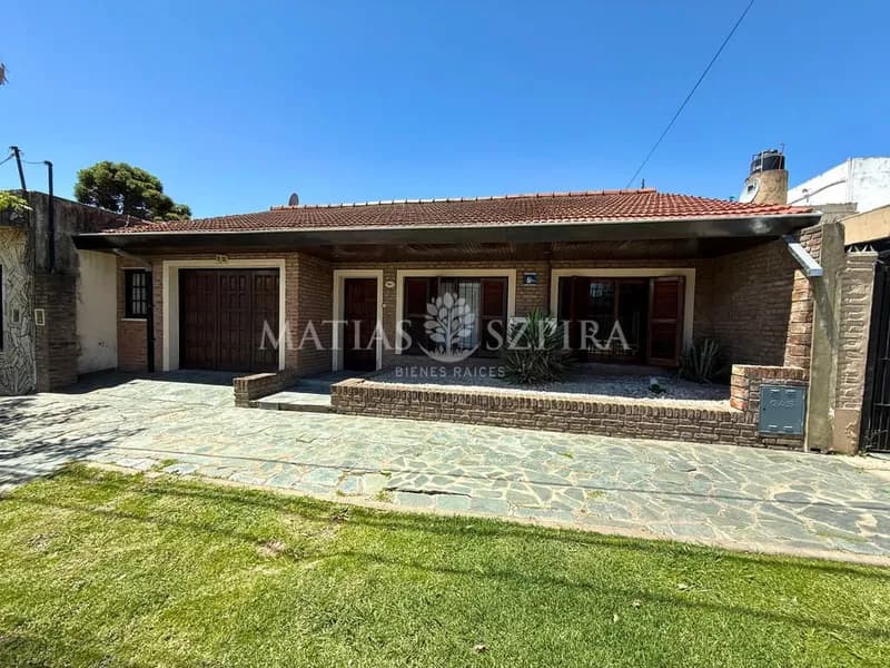 Casa en venta · Ituzaingó, GBA Oeste, Provincia de Buenos Aires Casa en venta · Ituzaingó, GBA Oeste, Provincia de Buenos Aires