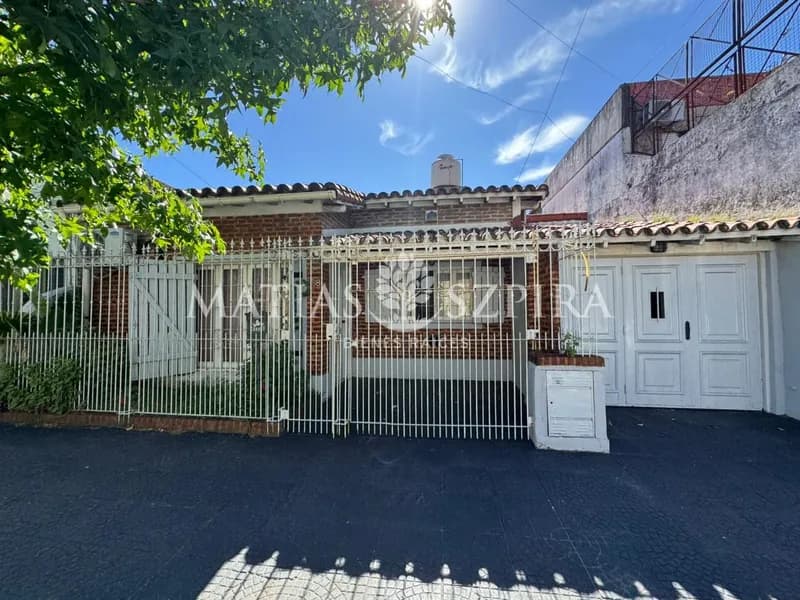 Casa en venta · Villa Sarmiento, Morón, GBA Oeste, Provincia de Buenos Aires Casa en venta · Villa Sarmiento, Morón, GBA Oeste, Provincia de Buenos Aires