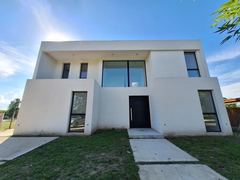 Casa en venta · El Cantón, Escobar, GBA Norte, Provincia de Buenos Aires Casa en venta · El Cantón, Escobar, GBA Norte, Provincia de Buenos Aires
