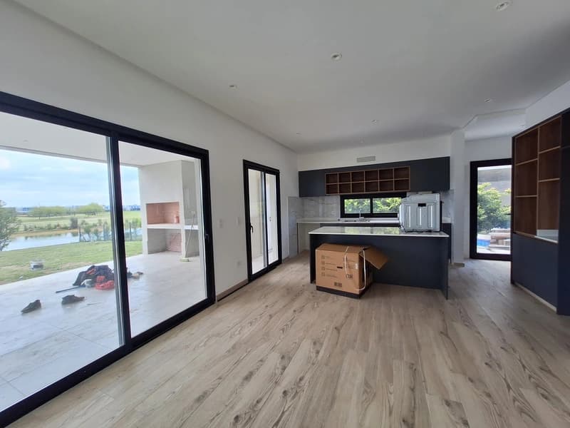 Casa en venta · El Canton - Islas, Escobar, GBA Norte, Provincia de Buenos Aires Casa en venta · El Canton - Islas, Escobar, GBA Norte, Provincia de Buenos Aires