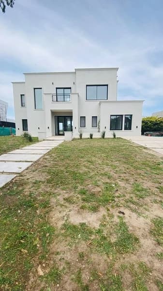 Casa en venta · El Cantón, Escobar, GBA Norte, Provincia de Buenos Aires Casa en venta · El Cantón, Escobar, GBA Norte, Provincia de Buenos Aires