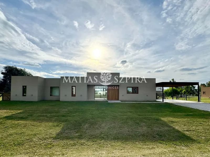 Casa en venta · Comarcas de Luján San Roque, Luján, GBA Oeste, Provincia de Buenos Aires Casa en venta · Comarcas de Luján San Roque, Luján, GBA Oeste, Provincia de Buenos Aires
