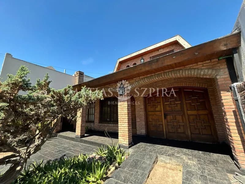Casa en venta · Castelar Norte, Castelar, Morón, GBA Oeste, Provincia de Buenos Aires Casa en venta · Castelar Norte, Castelar, Morón, GBA Oeste, Provincia de Buenos Aires