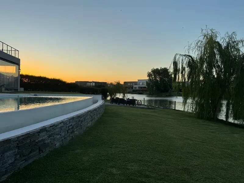 Casa en venta · El Cantón, Escobar, GBA Norte, Provincia de Buenos Aires Casa en venta · El Cantón, Escobar, GBA Norte, Provincia de Buenos Aires