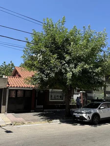 Casa en venta · Ramos Mejia, La Matanza, GBA Oeste, Provincia de Buenos Aires Casa en venta · Ramos Mejia, La Matanza, GBA Oeste, Provincia de Buenos Aires