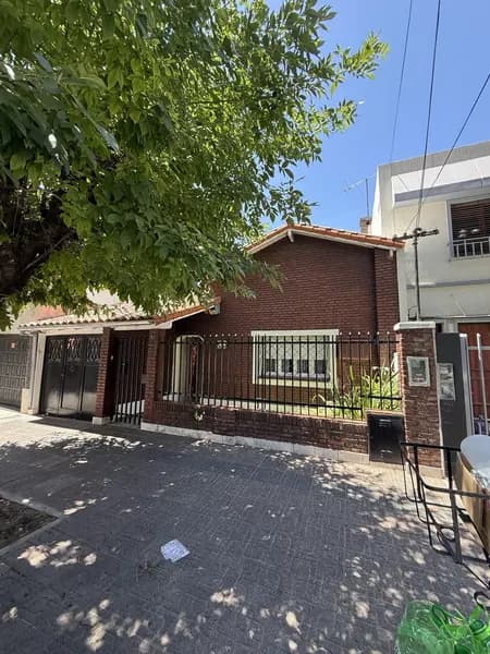 Casa en venta · Ramos Mejia, La Matanza, GBA Oeste, Provincia de Buenos Aires Casa en venta · Ramos Mejia, La Matanza, GBA Oeste, Provincia de Buenos Aires