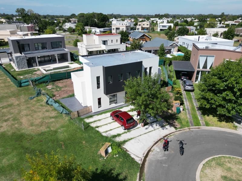 Casa en venta · Haras Santa María, Escobar, GBA Norte, Provincia de Buenos Aires Casa en venta · Haras Santa María, Escobar, GBA Norte, Provincia de Buenos Aires