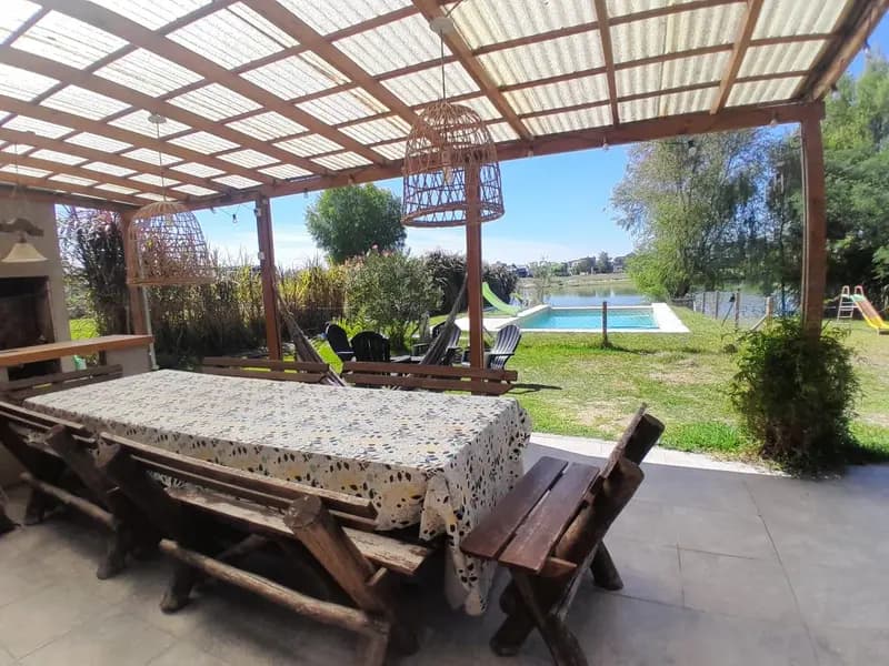 Casa en venta · El Cantón, Escobar, GBA Norte, Provincia de Buenos Aires Casa en venta · El Cantón, Escobar, GBA Norte, Provincia de Buenos Aires
