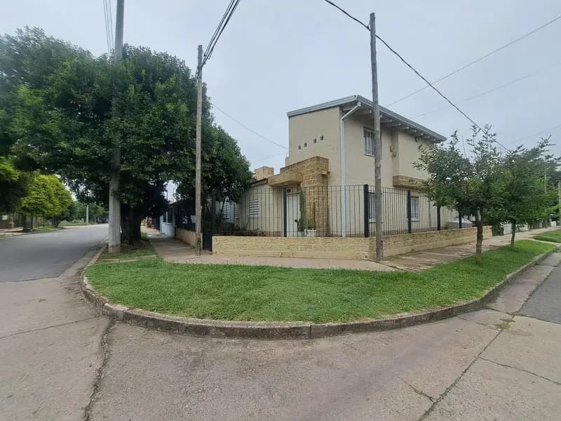 Casa en venta · Teniente Benj.Matienzo, Córdoba Capital, Córdoba Casa en venta · Teniente Benj.Matienzo, Córdoba Capital, Córdoba