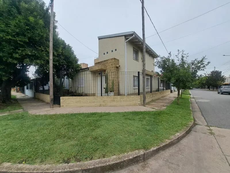 Casa en venta · Teniente Benj.Matienzo, Córdoba Capital, Córdoba Casa en venta · Teniente Benj.Matienzo, Córdoba Capital, Córdoba