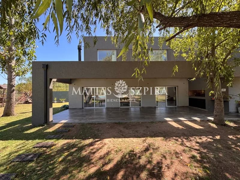 Casa en venta · General Rodriguez, General Rodriguez, GBA Oeste, Provincia de Buenos Aires Casa en venta · General Rodriguez, General Rodriguez, GBA Oeste, Provincia de Buenos Aires
