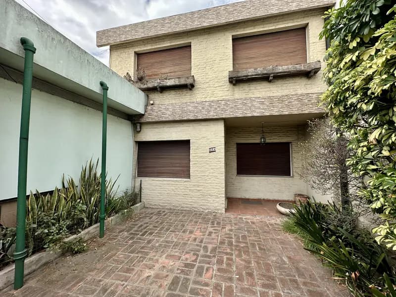 Casa en venta · Morón, GBA Oeste, Provincia de Buenos Aires Casa en venta · Morón, GBA Oeste, Provincia de Buenos Aires
