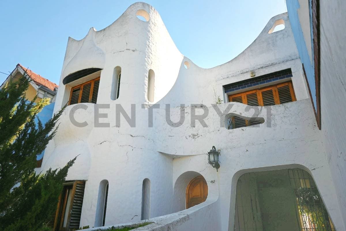 Casa en venta · Lomas de Zamora, GBA Sur, Provincia de Buenos Aires Casa en venta · Lomas de Zamora, GBA Sur, Provincia de Buenos Aires