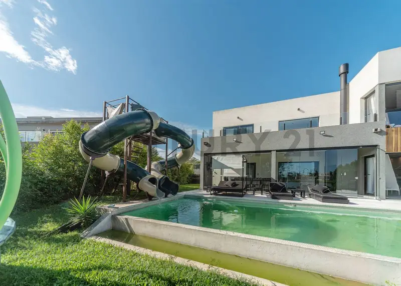 Casa en venta · El Cazador, Escobar, GBA Norte, Provincia de Buenos Aires Casa en venta · El Cazador, Escobar, GBA Norte, Provincia de Buenos Aires