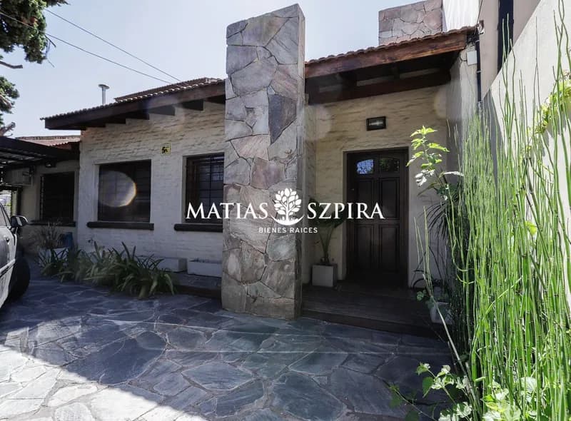 Casa en venta · Ituzaingó Norte, Ituzaingó, GBA Oeste, Provincia de Buenos Aires Casa en venta · Ituzaingó Norte, Ituzaingó, GBA Oeste, Provincia de Buenos Aires