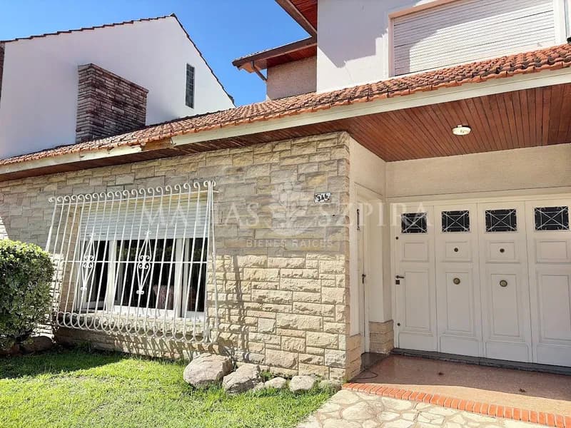 Casa en venta · Villa Tesei Oeste, Morón, Morón, GBA Oeste, Provincia de Buenos Aires Casa en venta · Villa Tesei Oeste, Morón, Morón, GBA Oeste, Provincia de Buenos Aires